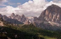 Tofana di Rozes,
                  Cinque Torri, visti da Forcella Giau, Dolomiti